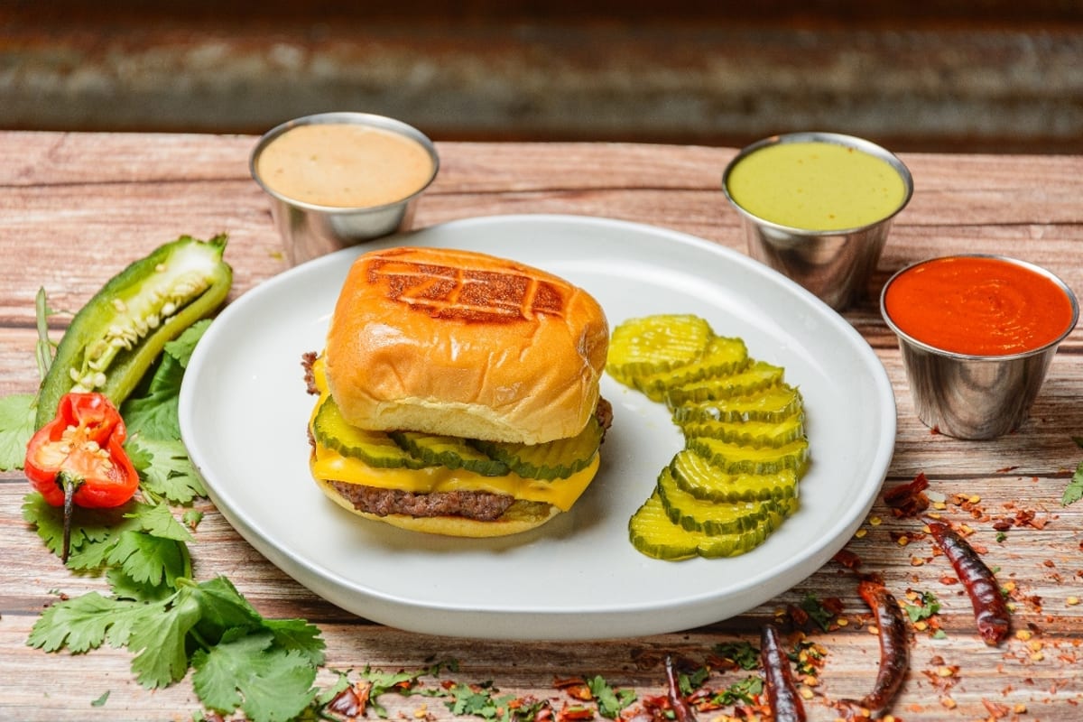 Cantina Cheeseburger